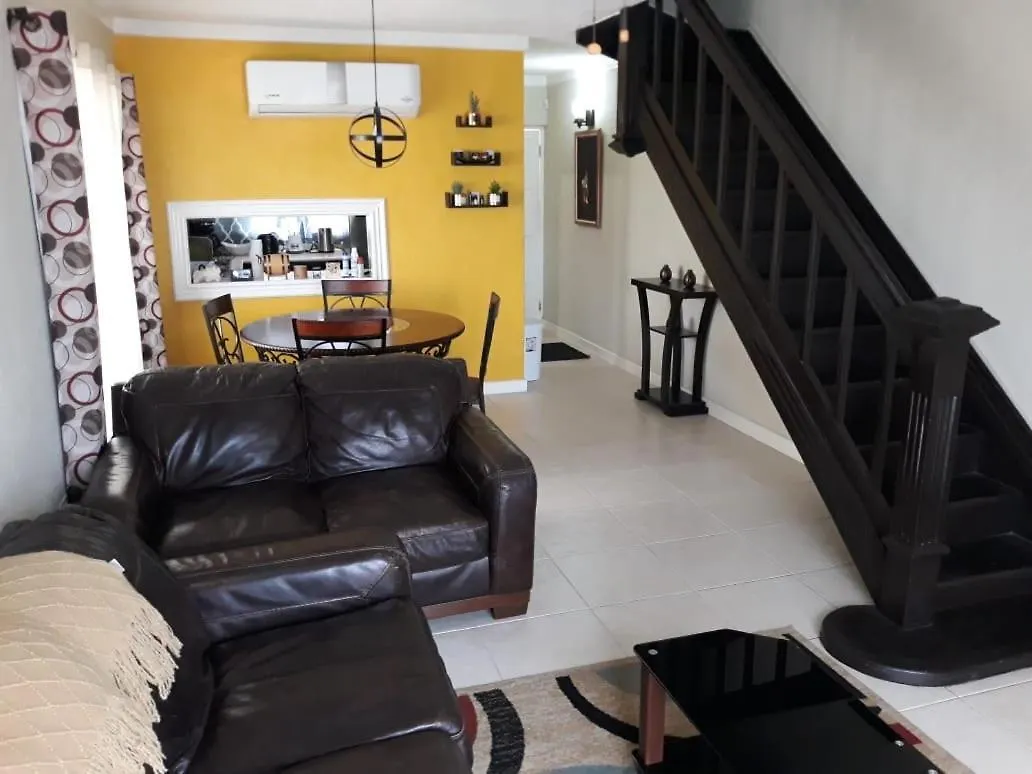 דירות מונטגו ביי Nuu Naples Hills ג'מייקה