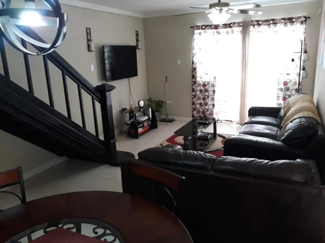 דירות מונטגו ביי Nuu Naples Hills