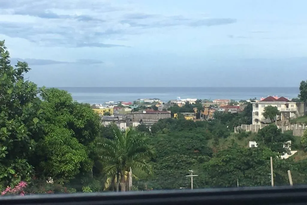 モンテゴ・ベイNuu Naples Hillsアパートメント